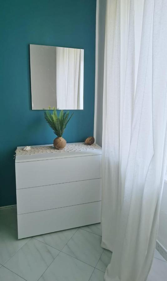 A Due Passi Dal Mare B&B Scalea Rum bild